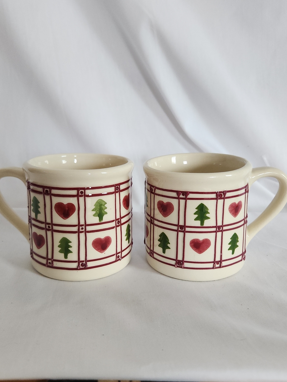 Vintage Heartstone Christmas Cream Mugs Red Hearts & Green Trees - Set of 2 USA